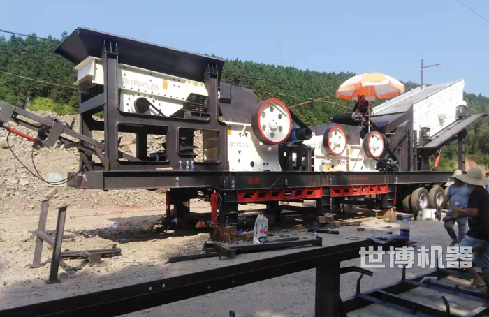 可移動(dòng)式粗破細(xì)破一體顎式破碎機(jī)